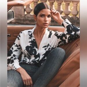 White House Black Market Floral Blouse Small Black Ecru V-Neck NWT